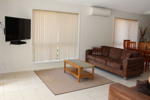Parker By The Sea - Sydneys Hotel 2