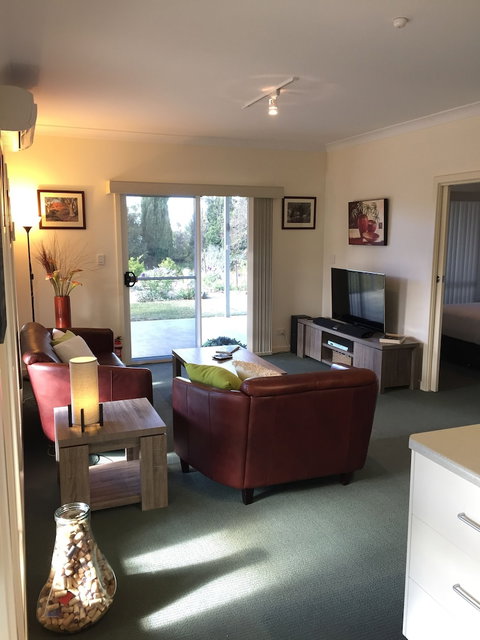 Lyreen's Apartment B&B - Sydneys Hotel 4