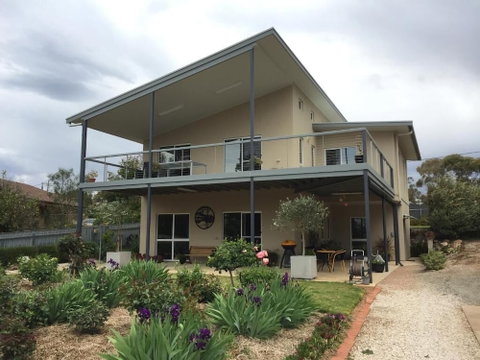 Lyreen's Apartment B&B - Sydneys Hotel 1