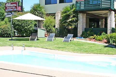 Alluna Motel - Sydneys Hotel 0