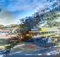 Commercial Golf Resort - Sydneys Hotel