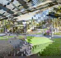 Bush Village Holiday Cabins - Sydneys Hotel