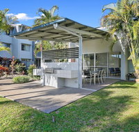 Ramada Encore by Wyndham Whale Cove - Sydneys Hotel