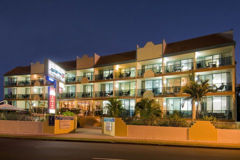 Shelly Bay Resort - Sydneys Hotel 2