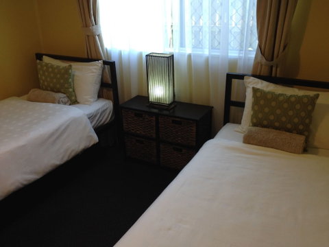 Coconut Palms On The Bay - Sydneys Hotel 5