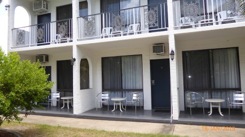 Tower Court Motel - Sydneys Hotel 0