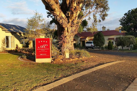 Alexander Cameron Suites - Sydneys Hotel 4