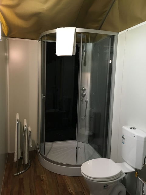 Promhills Cabins - Sydneys Hotel 3