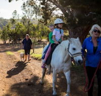 Misty Valley Country Cottages - Sydneys Hotel