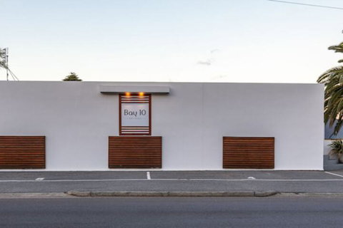 Bay 10 Accommodation - Sydneys Hotel 2