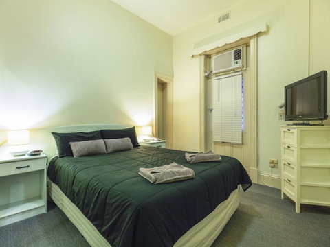 Grand Tasman Hotel - Sydneys Hotel 6