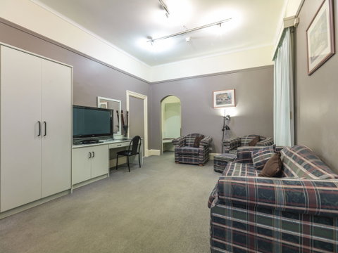 Grand Tasman Hotel - Sydneys Hotel 5