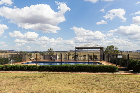 Owl Head Lodge - Sydneys Hotel 2