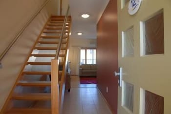 The Lakes Apartments - Sydneys Hotel 1