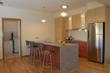 The Lakes Apartments - Sydneys Hotel 5