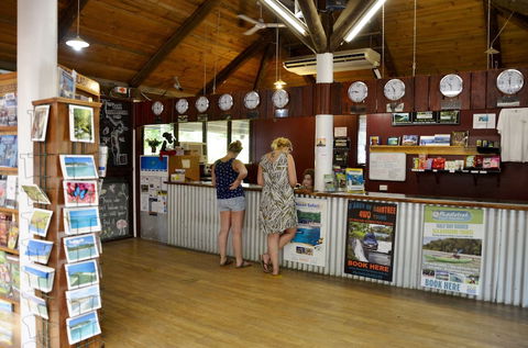 PKs Jungle Village - Hostel - Sydneys Hotel 3