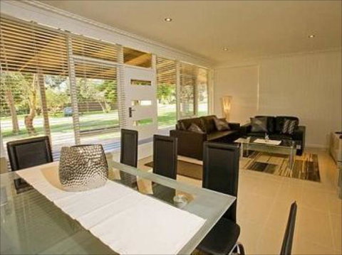 Phillip Island Accommodation - Sydneys Hotel 2
