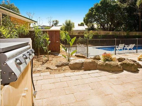 Phillip Island Accommodation - Sydneys Hotel 5