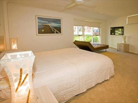 Phillip Island Accommodation - Sydneys Hotel 6