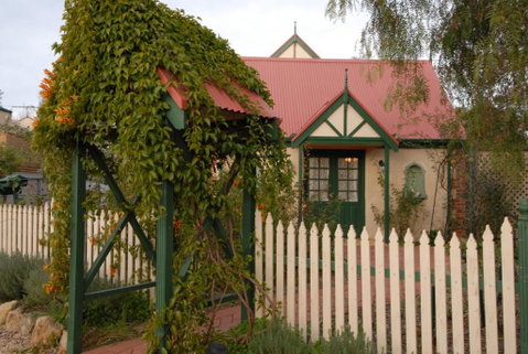 The Dove Cote - Sydneys Hotel 1