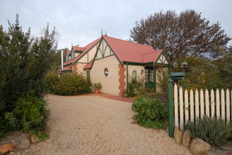 The Dove Cote - Sydneys Hotel 6