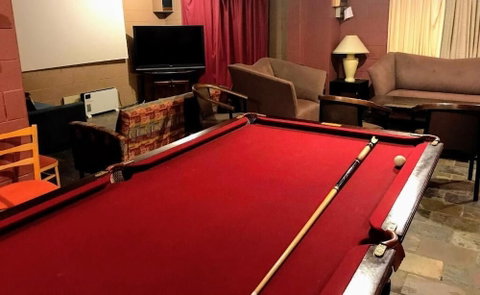 Cottonwood Lodge - Sydneys Hotel 4