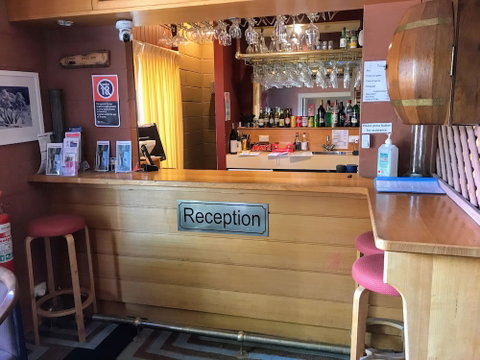 Cottonwood Lodge - Sydneys Hotel 3