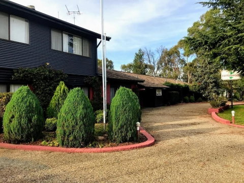 Cottonwood Lodge - Sydneys Hotel 0