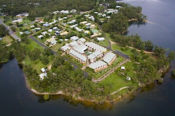 Tinaroo Lake Resort - Sydneys Hotel 3