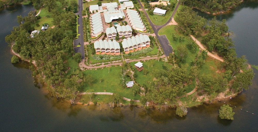 Sydneys Hotel