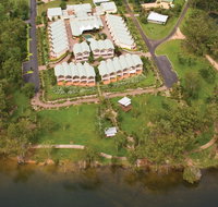 Tinaroo Lake Resort - Sydneys Hotel