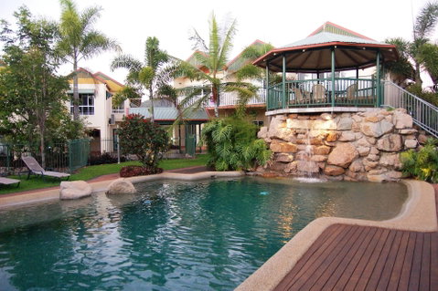 Tinaroo Lake Resort - Sydneys Hotel 6