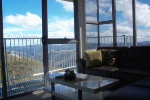 Mountain Dreaming - Sydneys Hotel 5