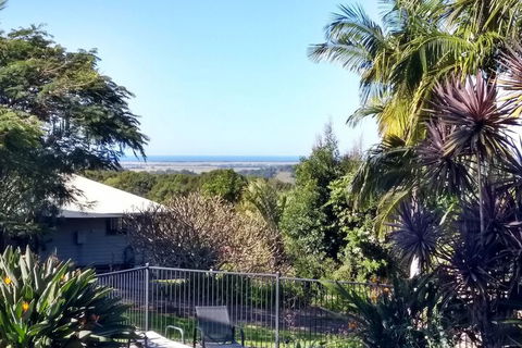 Alstonville Country Cottages - Sydneys Hotel 1