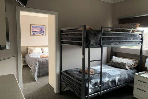 Aalberg Chalet - Sydneys Hotel 5