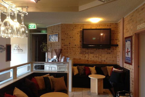 Aalberg Chalet - Sydneys Hotel 2