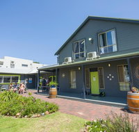 Dunsborough Beachouse YHA Hostel - Sydneys Hotel