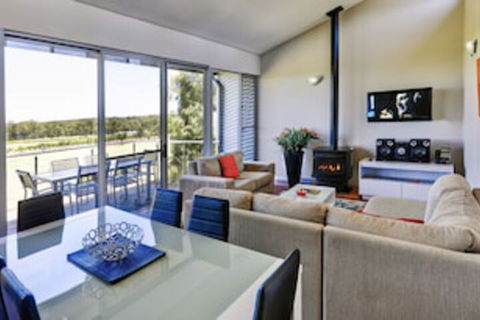 Adina Vineyard - Sydneys Hotel 0