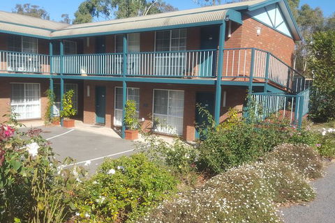 Hepburn Springs Motor Inn - Sydneys Hotel 2