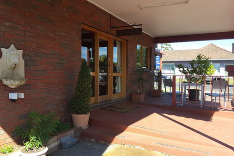 Hepburn Springs Motor Inn - Sydneys Hotel 1