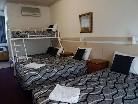 Park Drive Motel - Sydneys Hotel 6