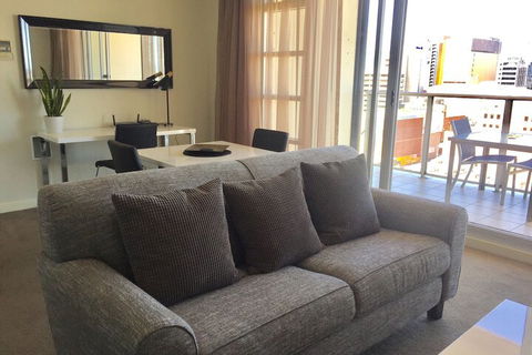 Adelaide DressCircle Apartments North Terrace - Sydneys Hotel 5
