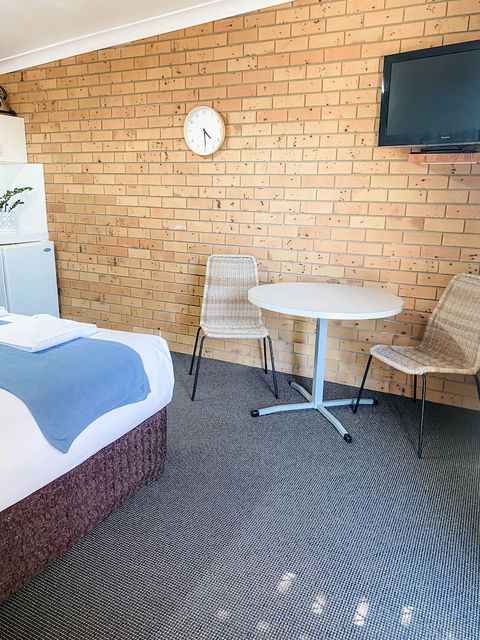 Pacific Sun Motor Inn Bargara - Sydneys Hotel 2