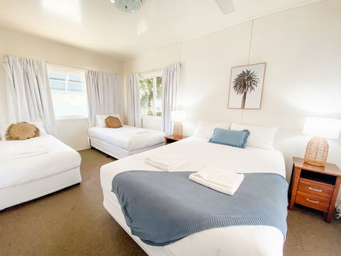 Pacific Sun Motor Inn Bargara - Sydneys Hotel 5