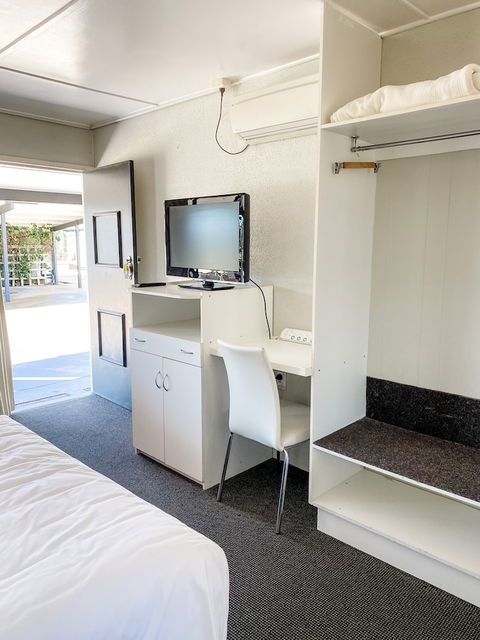Pacific Sun Motor Inn Bargara - Sydneys Hotel 1