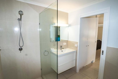 Myuna Holiday Apartments - Sydneys Hotel 2