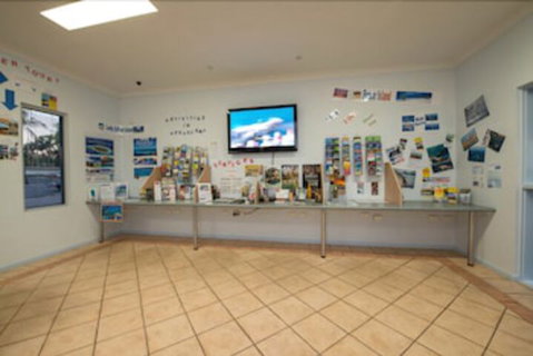 Fraser Coast Top Tourist Park - Sydneys Hotel 3