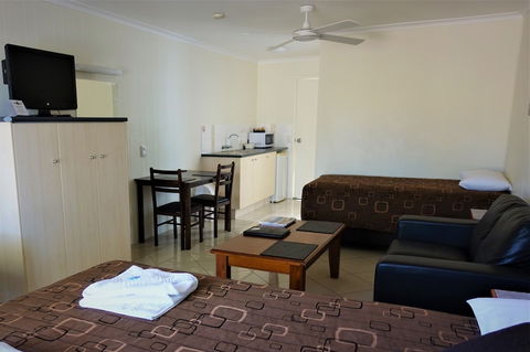 Pacific Palms Motor Inn - Sydneys Hotel 4