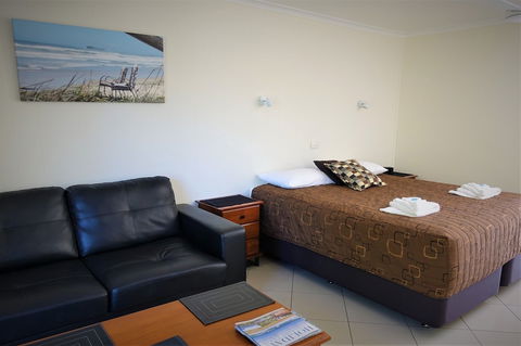 Pacific Palms Motor Inn - Sydneys Hotel 3