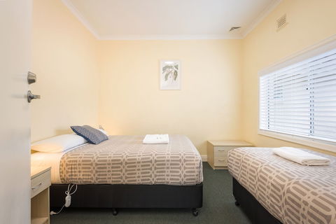 Albany Holiday Units - Sydneys Hotel 6
